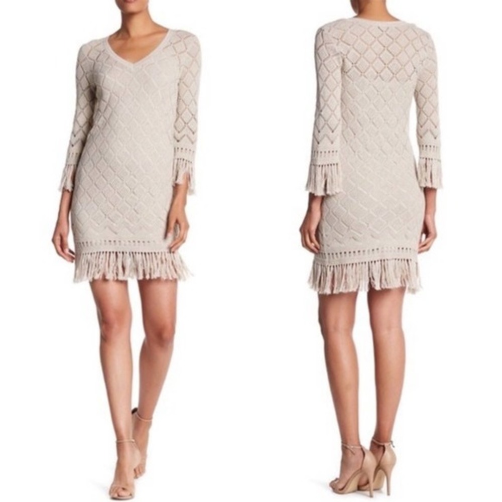 Trina Turk womens manzanillo sweater dress size medium v-neck fringe‎ hem